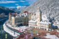 zimnij-otdyh-v-sochi-kak-dobratsya-i-gde-ostanovitsya-adresa-i-tseny-foto-roza-hutor-zimoj-krasnaya-polyana